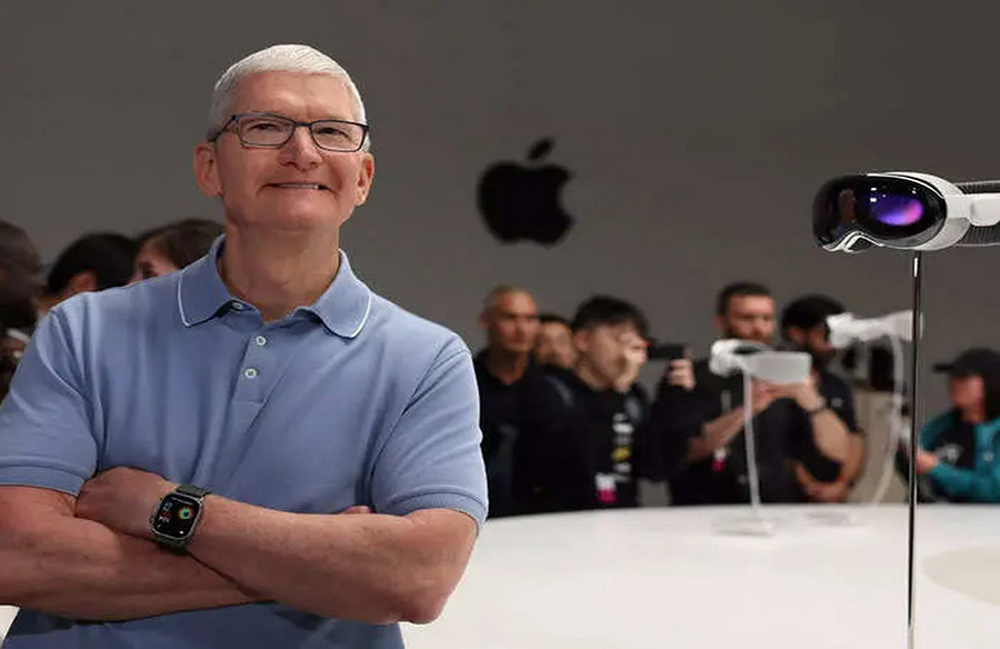 Tim Cook Spotted Wearing Apple’s Vision Pro: A New Era in Wearable Tech